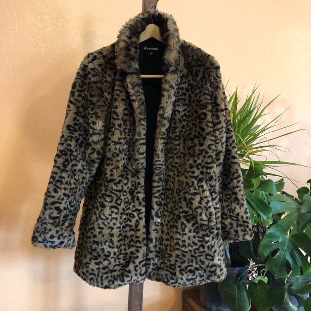 Katy Coat - Faux fur Leopard Print